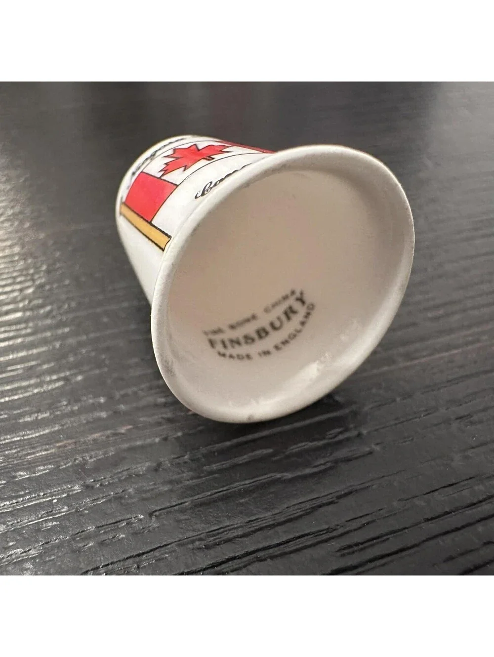 Vintage Finsbury Fine Bone China Niagara Falls Canada Flag Thimble England EUC